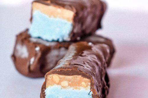 Blue Spirulina Chocolate Bounty Bars 18